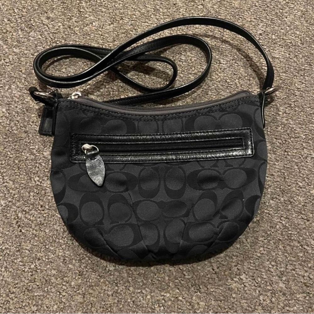 Authentic Coach black cross body bag. Good condition.